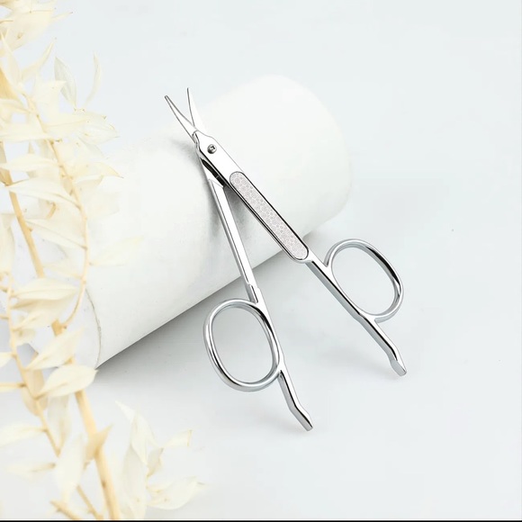 💖HP💖🆕 3 in 1 Multifunctional Beauty Tool, Eyebrow Tweezer, Scissor, Nail Fil… - Picture 3 of 9